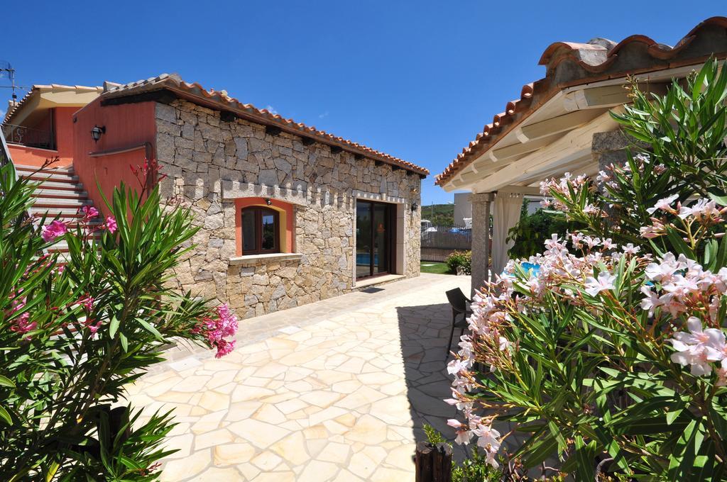 Affittacamere B&B La Villa Dei Graniti Villasimius Exteriör bild