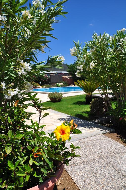 Affittacamere B&B La Villa Dei Graniti Villasimius Exteriör bild