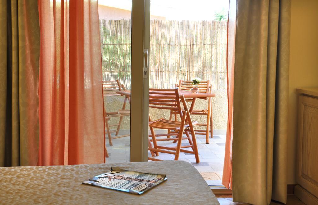 Affittacamere B&B La Villa Dei Graniti Villasimius Rum bild