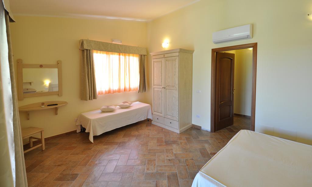Affittacamere B&B La Villa Dei Graniti Villasimius Rum bild