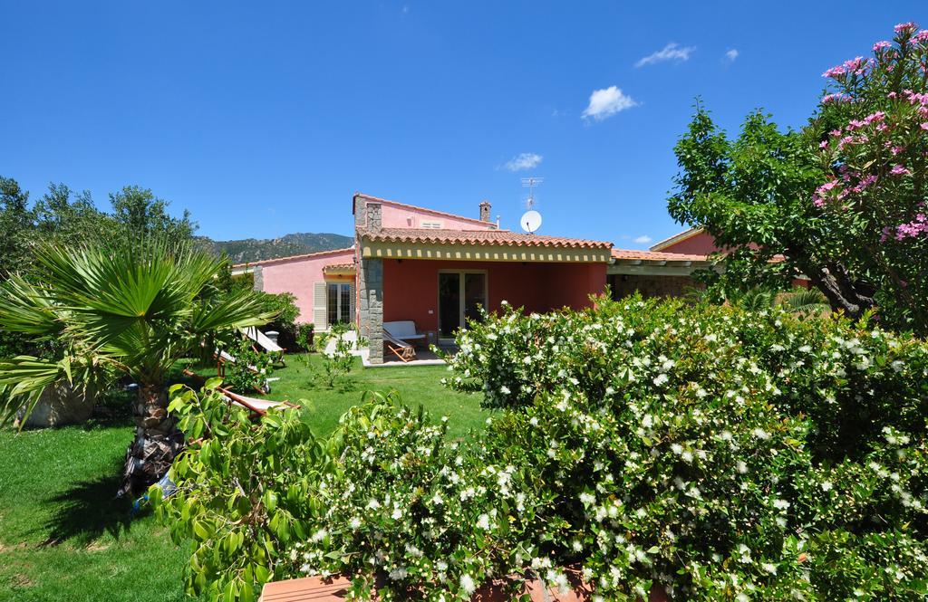 Affittacamere B&B La Villa Dei Graniti Villasimius Exteriör bild