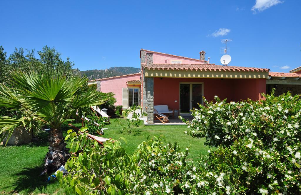 Affittacamere B&B La Villa Dei Graniti Villasimius Exteriör bild
