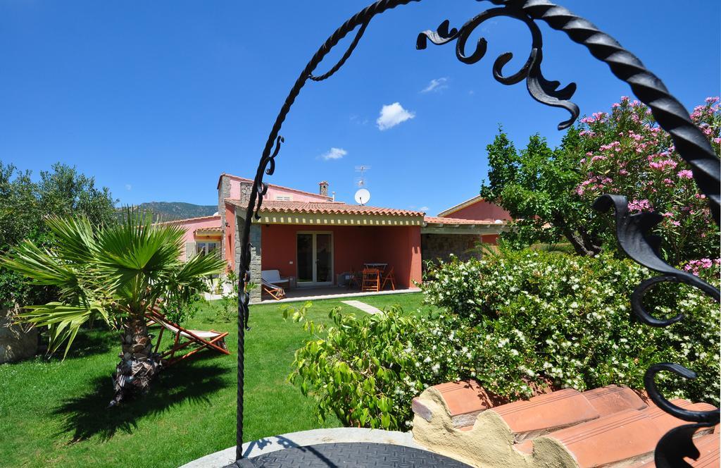 Affittacamere B&B La Villa Dei Graniti Villasimius Exteriör bild