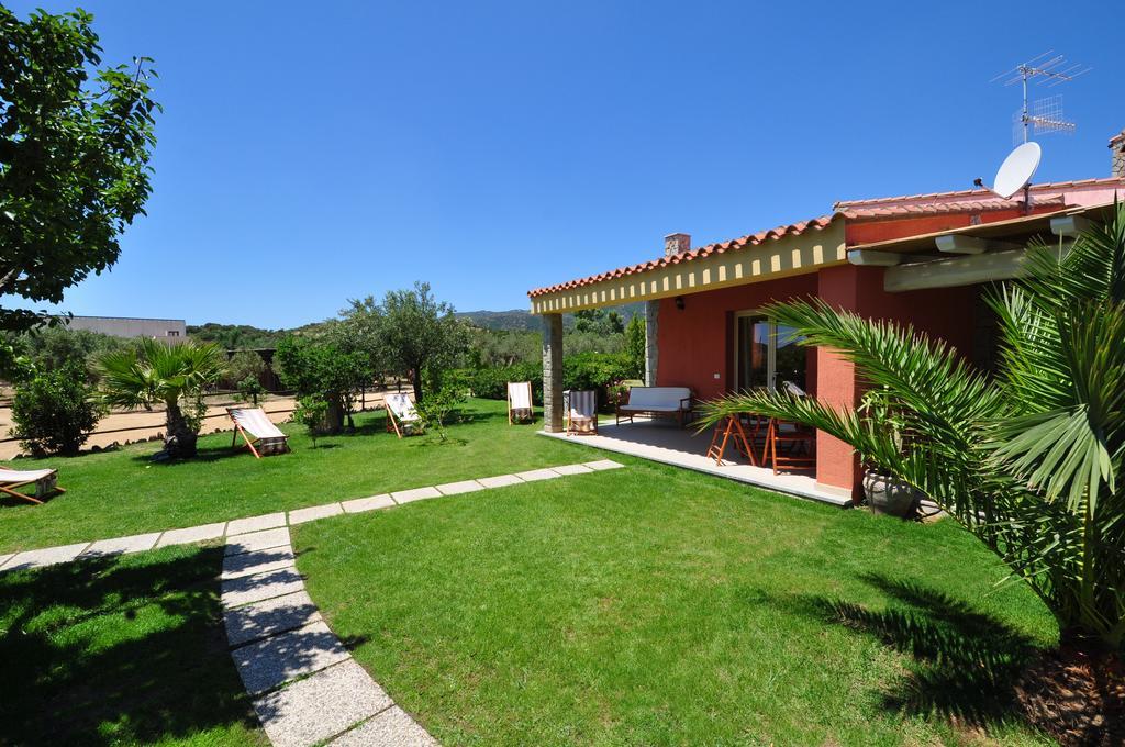 Affittacamere B&B La Villa Dei Graniti Villasimius Exteriör bild