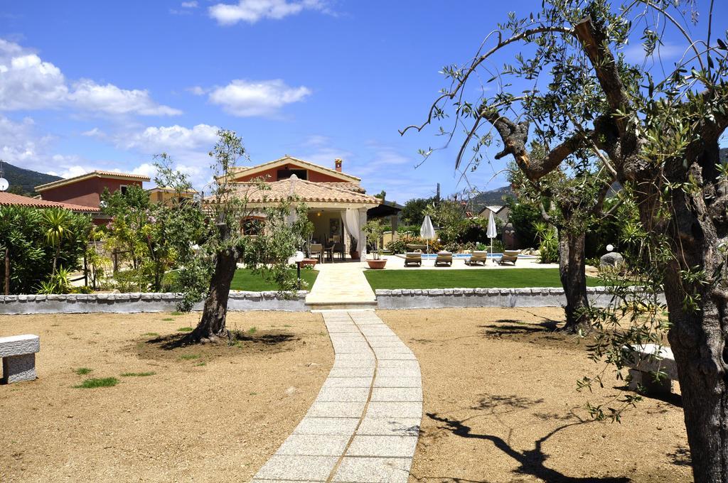 Affittacamere B&B La Villa Dei Graniti Villasimius Exteriör bild