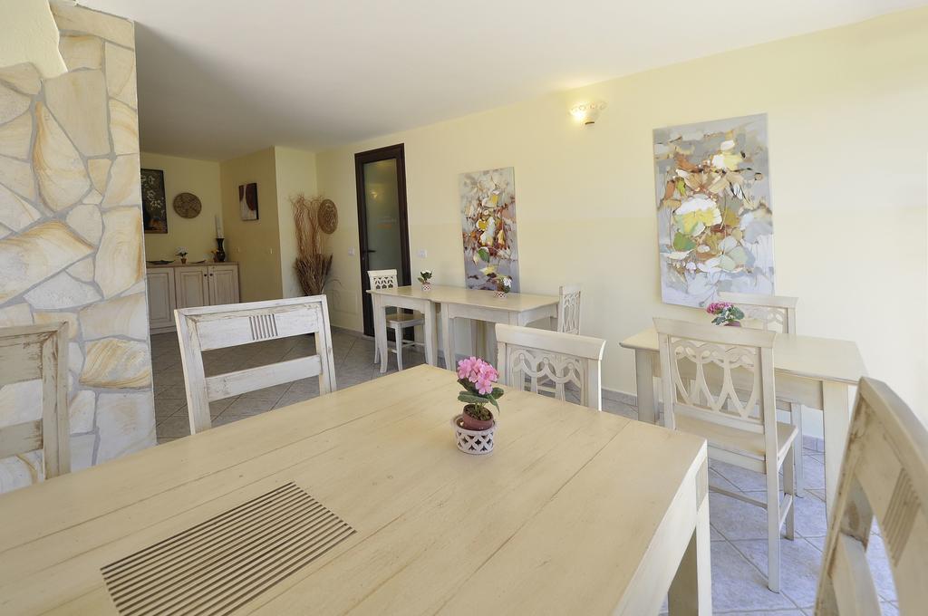 Affittacamere B&B La Villa Dei Graniti Villasimius Exteriör bild