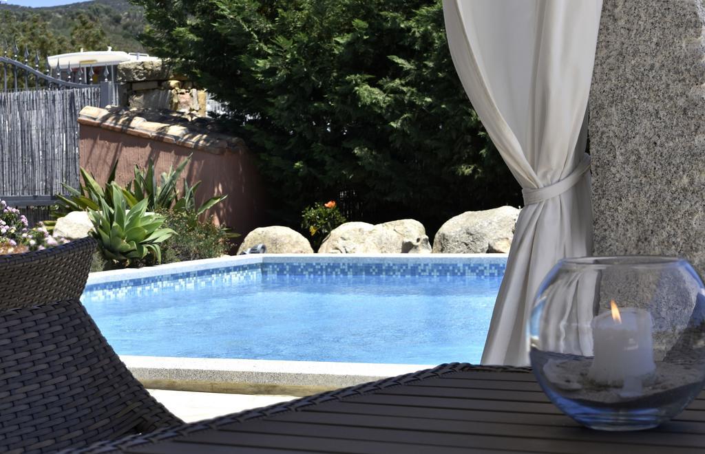 Affittacamere B&B La Villa Dei Graniti Villasimius Exteriör bild