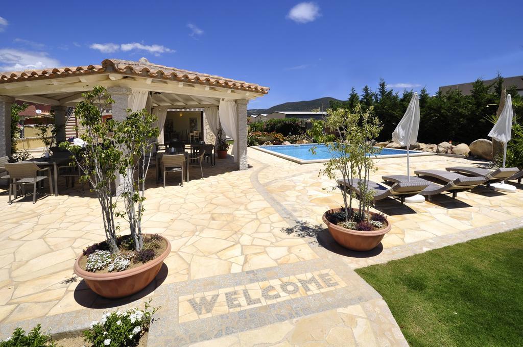 Affittacamere B&B La Villa Dei Graniti Villasimius Exteriör bild